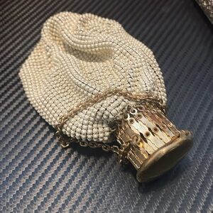 Whiting and Davis, gated purse in ivory/pearl color